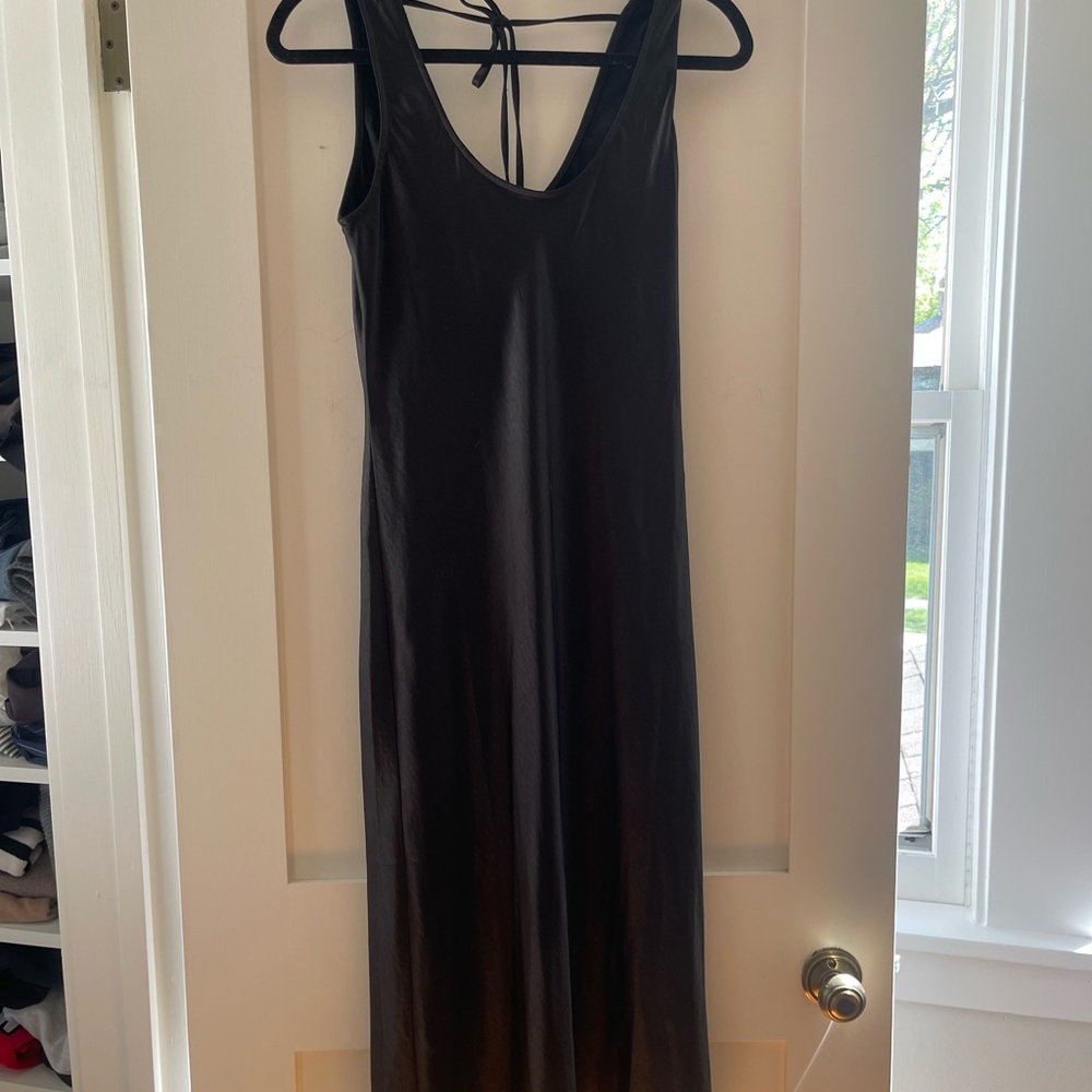 Elegant Black Sleeveless Dress